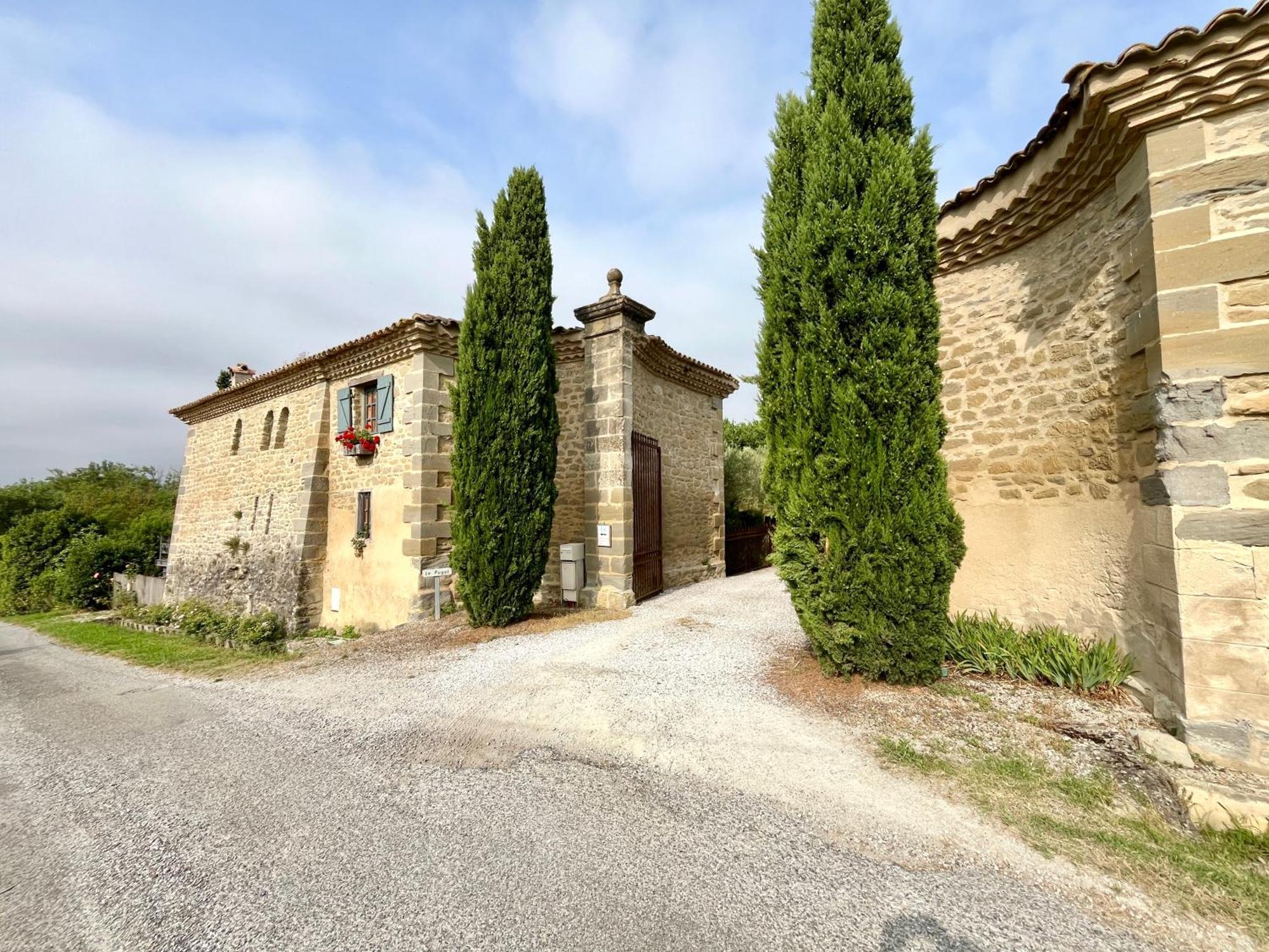 La Chapelle - Atypique Et Confortable Apartment